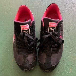 Women Puma athletic shoes. Size 6.5.